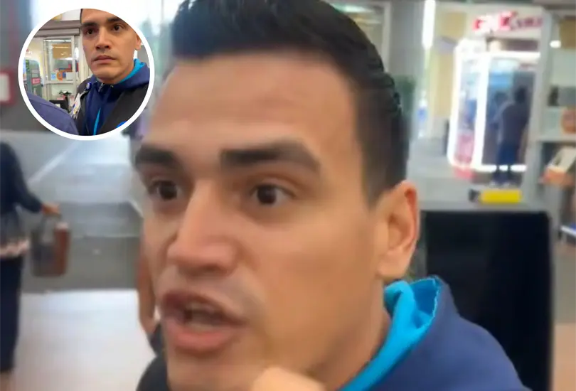 El empleado de Walmart se mostr&oacute; molesto.