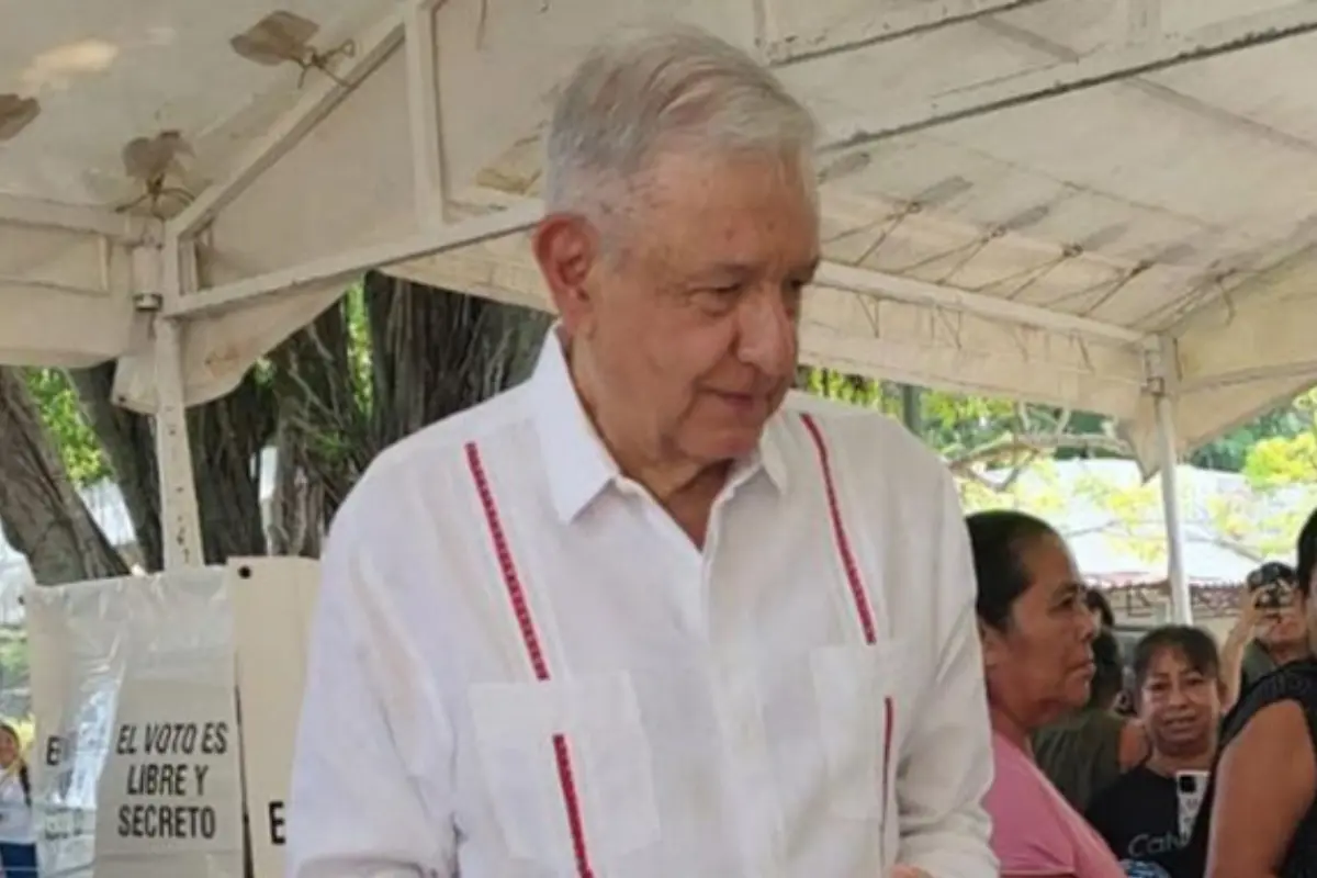  AMLO reaparece y vota en histórica elección del Poder Judicial
 