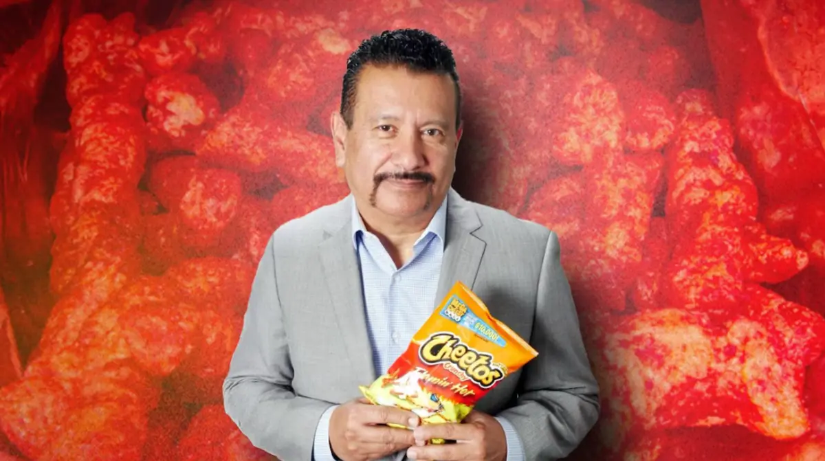 Richard Montañez, de ascendencia mexicana, asegura que él es el creador de los Cheetos Flamin' Hot. 