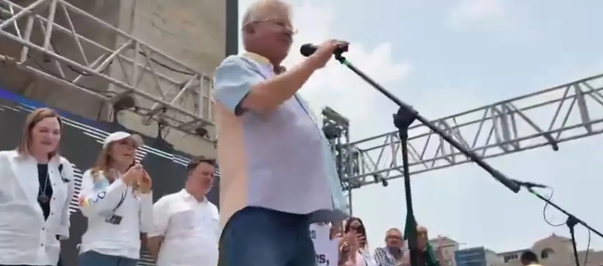 Carlos Alazraki generó burlas. Especial.