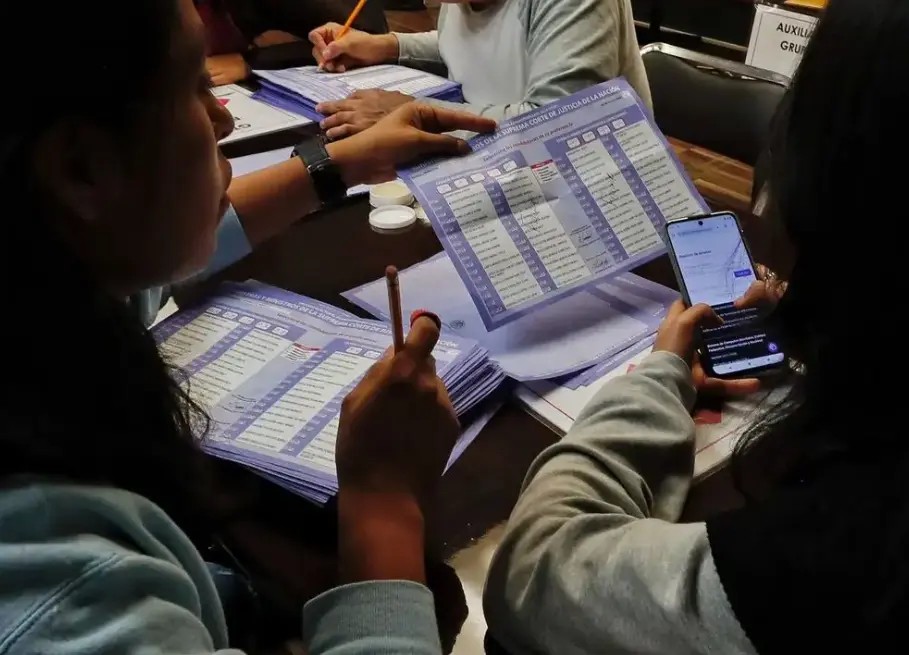 Proceso de conteo de votos para la elección judicial. Especial