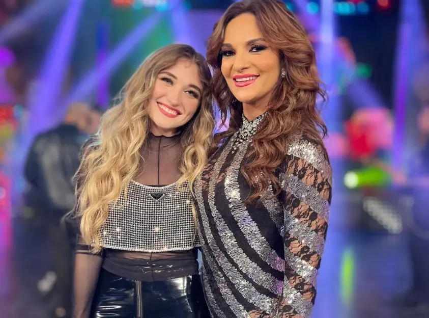 Estudió música en Boston. En 2021 debutó como cantante y desde entonces se ha enfocado en su carrera musical.