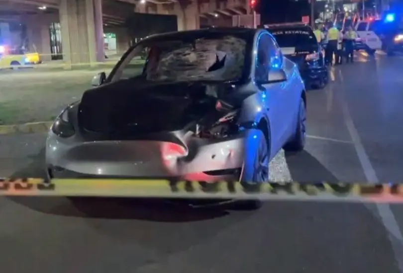Muere abuelito tras ser arrollado por una Tesla en Monterrey Muere abuelito tras ser arrollado por una Tesla en Monterrey