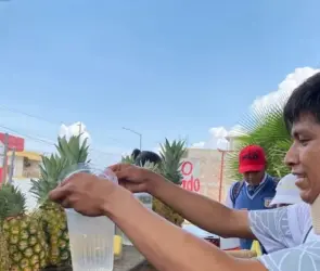 Misael regresa a vender fruta tras brutal golpiza en Tehuacán, Puebla 