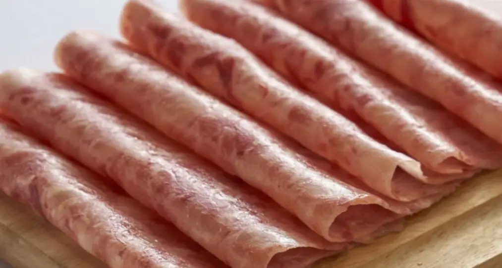 El queso de puerco es un embutido popular en México, conocido por su sabor intenso. Especial.