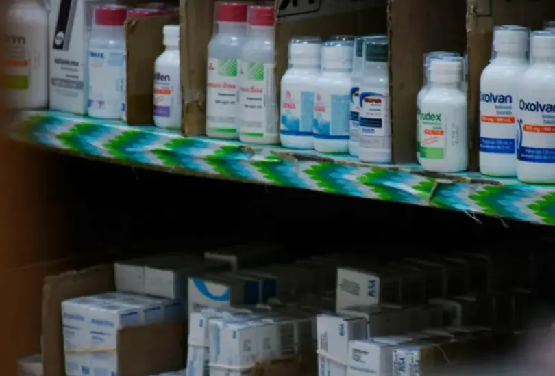 IMSS-Bienestar respondió que el retraso se debe a una compra consolidada a nivel federal.