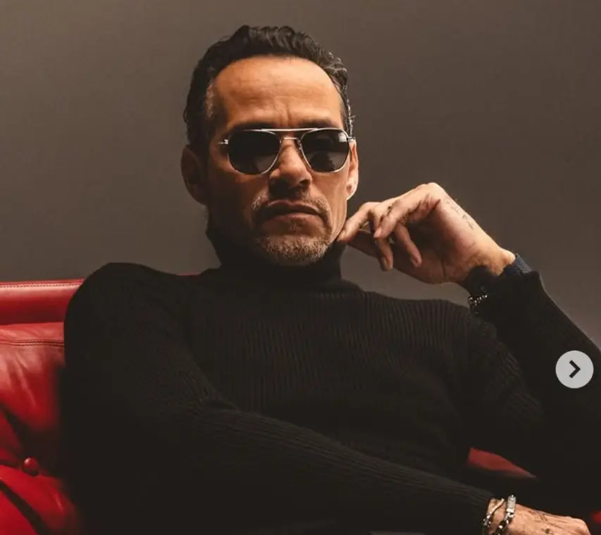 Ahora tiene 56 a&ntilde;os, est&aacute; casado con la modelo Nadia Ferreira y es padre de 6 hijos. Se ha enfocado principalmente en su carrera como cantante.