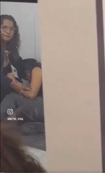 Conductora de Metro cuida a mujer que comenzó a sentirse mal Especial