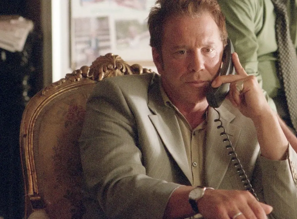 Mickey Rourke interpret&oacute; a Jordan Kalfus, el abogado de la familia Ramos