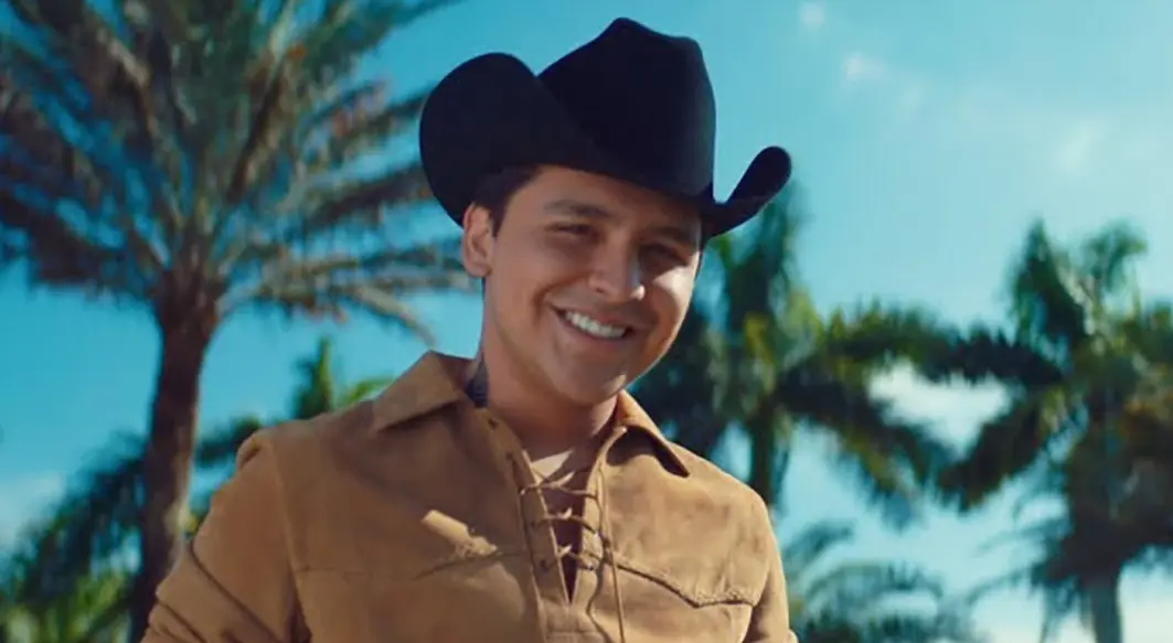 En nueve años de trayectoria artística, ha tenido una evolución visual constante, con múltiples transformaciones en su imagen.<br>