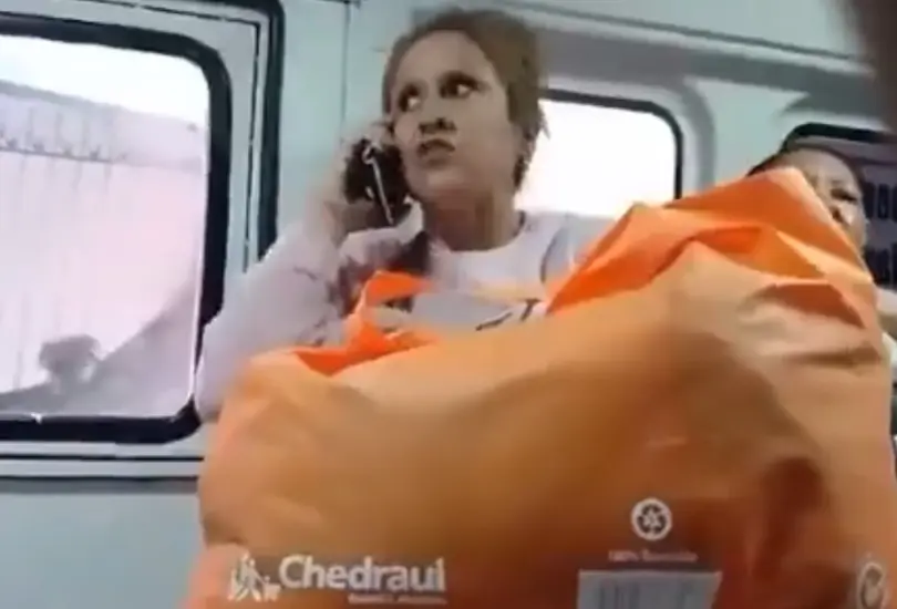 Pasajera es bautizada como Lady Alucin Pasajera es bautizada como Lady Alucin