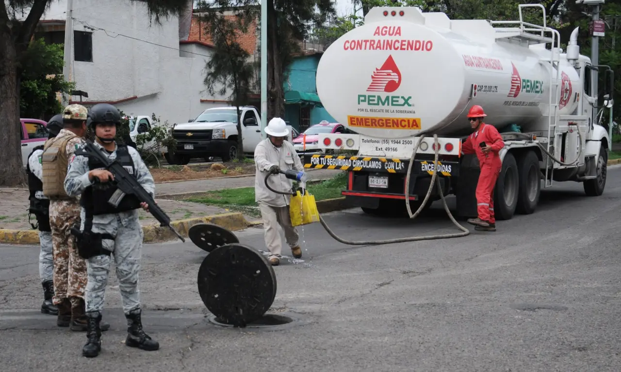 Seis muertos en derrumbe de túnel clandestino de huachicol
 