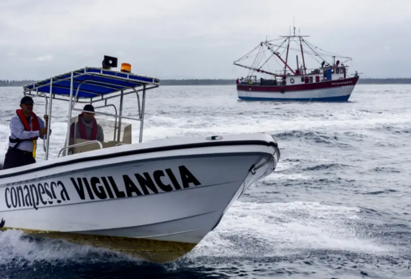 Barco de EE. UU. pesca ilegalmente en área protegida de México Barco de EE. UU. pesca ilegalmente en área protegida de México