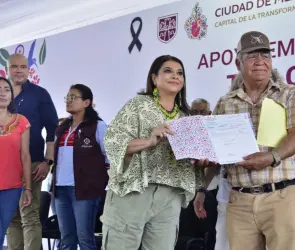 CDMX entrega apoyos de hasta 25 mil pesos a damnificados por lluvias