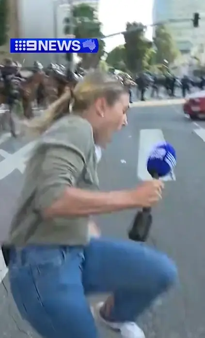 Reportera recibe balazo de goma en protestes en Los Ángeles Especial