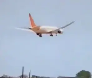 Regresamos felices: el último video de dos jóvenes británicos antes de abordar el vuelo Air India que terminó en tragedia