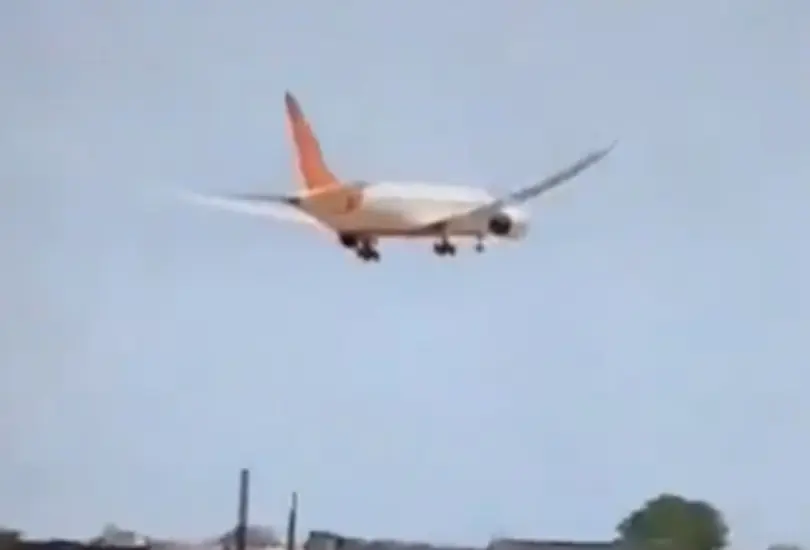 Video de dos jóvenes antes de abordar el vuelo Air India Video de dos jóvenes antes de abordar el vuelo Air India