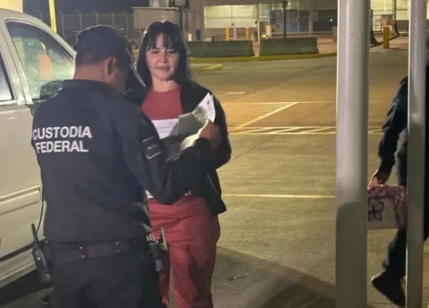 Juana Hilda González Lomelí a su salida del penal federal femenil número 16, en Morelos. Especial