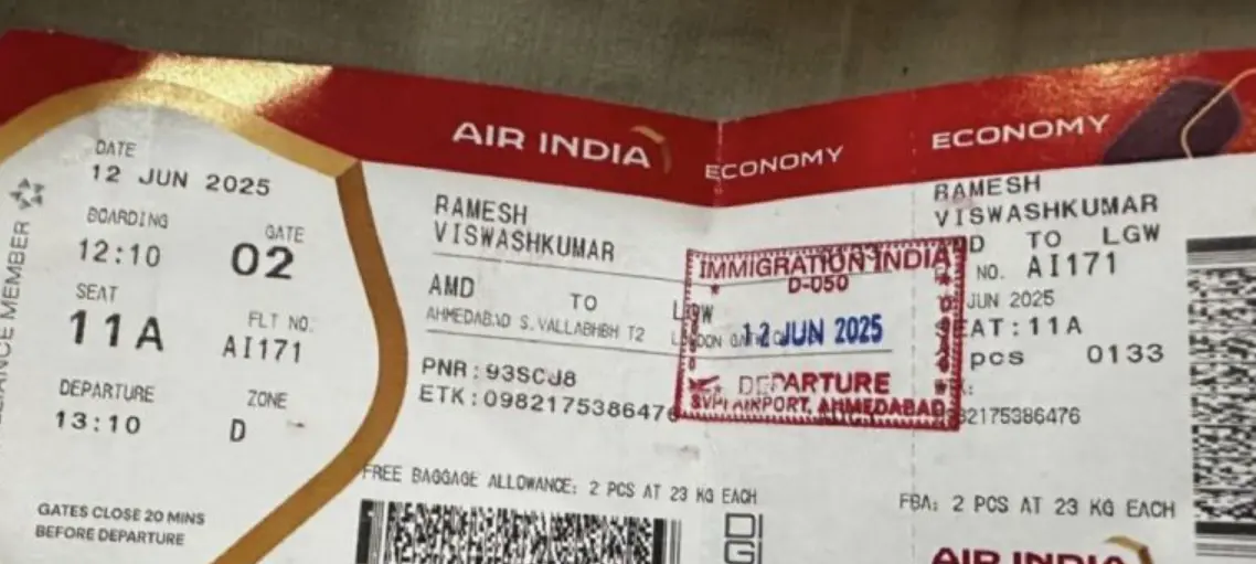 El hombre de 40 años era pasajero del avión que se impactó en India. X.