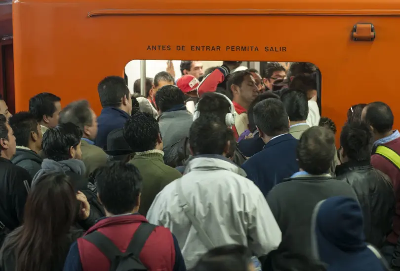 El costo de vivir lejos del centro de trabajo. El costo de vivir lejos del centro de trabajo.