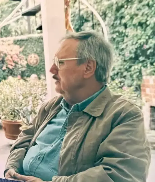 Su padre contribuyó en formar en Claudia Sheinbaum un interés genuino por las causas sociales y la política desde joven. X.