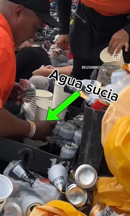 Exhiben a vendedor rebajando cerveza con agua sucia Especial