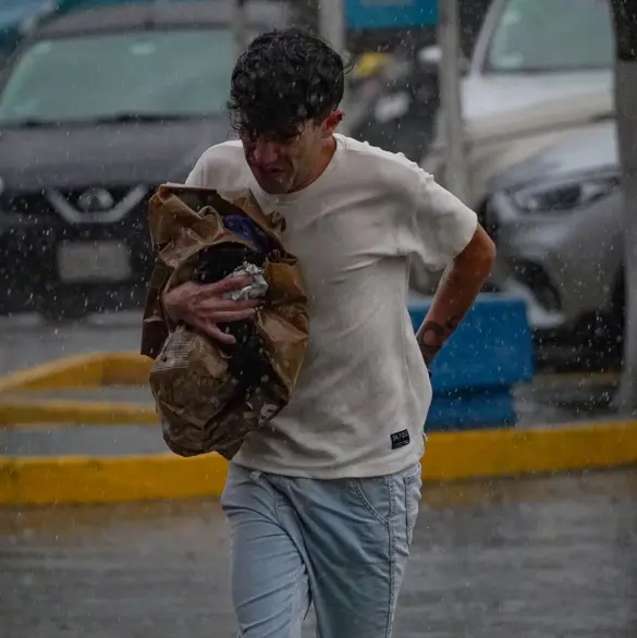 CDMX emite alerta por lluvias intensas y granizo durante cinco días