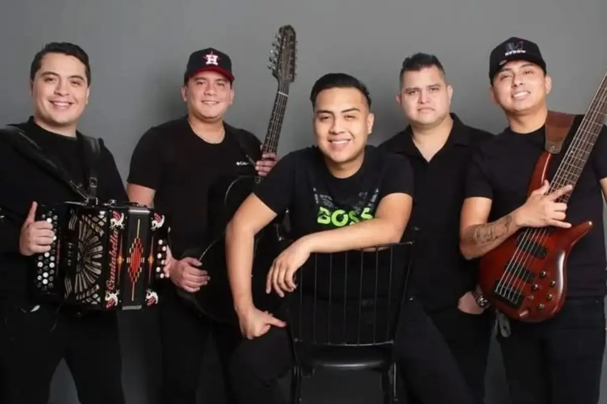 El grupo musical también desapareció en este tramo de la carretera. Especial.