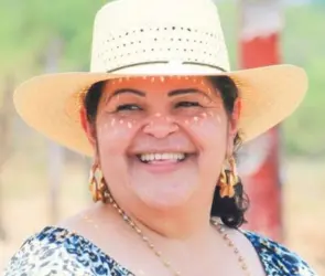 Alcaldesa de Tepalcatepec es asesinada a balazos junto a su esposo en la puerta de su casa  