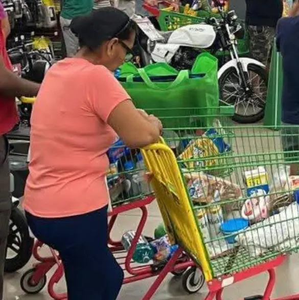 Estantes vacíos y tensión en Acapulco: tormenta tropical Erick desata compras de pánico