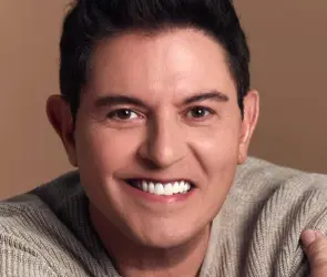 Que alguien nos ayude: Ernesto Laguardia suplica apoyo tras sufrir fuerte accidente automovilístico