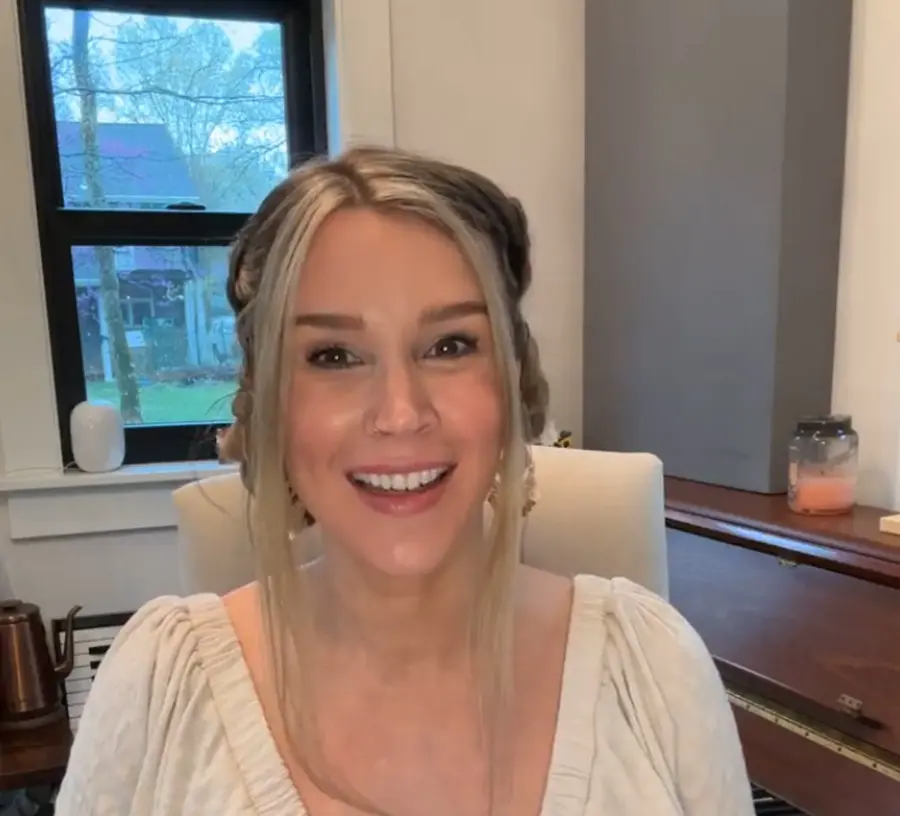 Ahora tiene 38 años, está casada con Cody DaLuz y tiene cuatro hijos. Se ha enfocado en su carrera en la música.