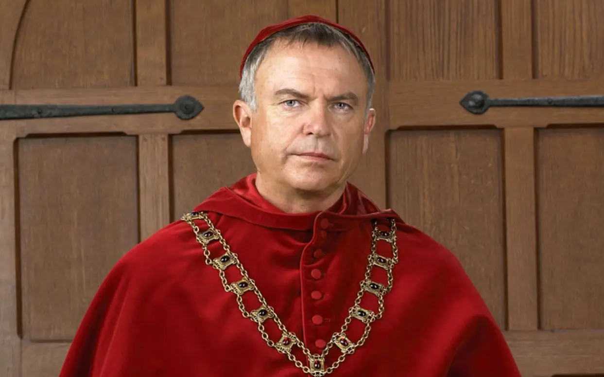 Sam Neill interpretó al Cardenal Thomas Wolsey