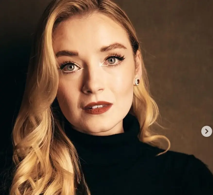 Ahora tiene 34 años, ha participado en series como 'Into the Badlands', 'Mayans M.C.', 'The Girl King'.