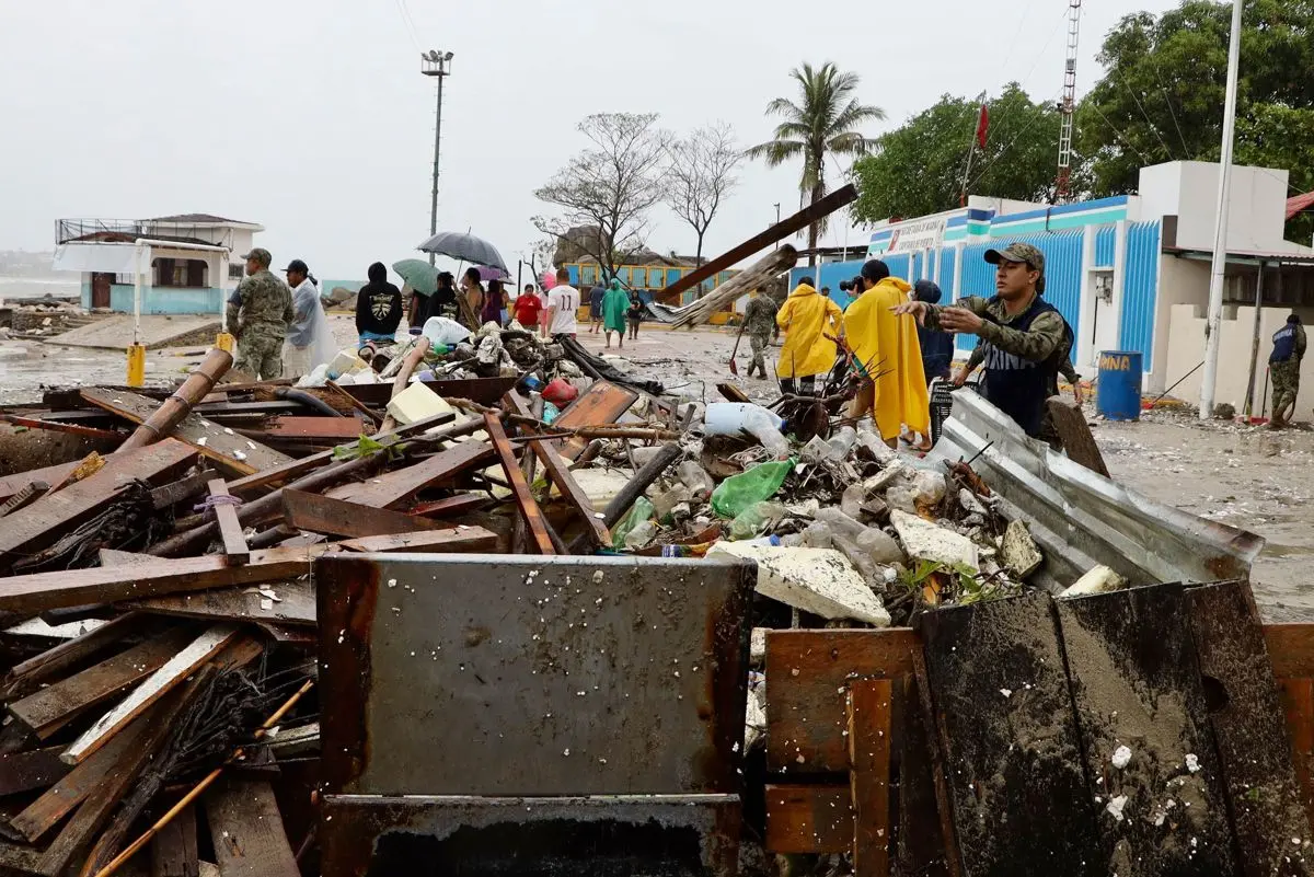 El huracán Erick destrozó Puerto Escondido. Cuartoscuro.