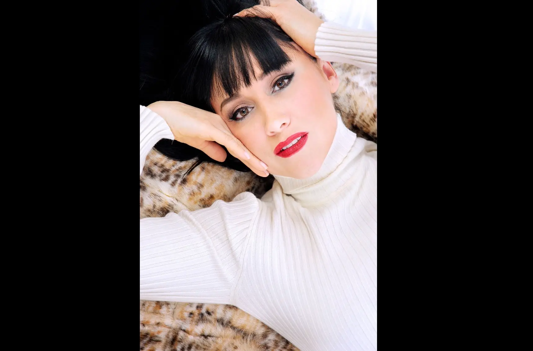 En 2011 incursionó como conductora con su propio late night show, 'SuSana Adicción', transmitido por Unicable.