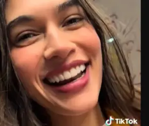 Cajera del OXXO sorprende a persona sin hogar en pleno acto de intimidad