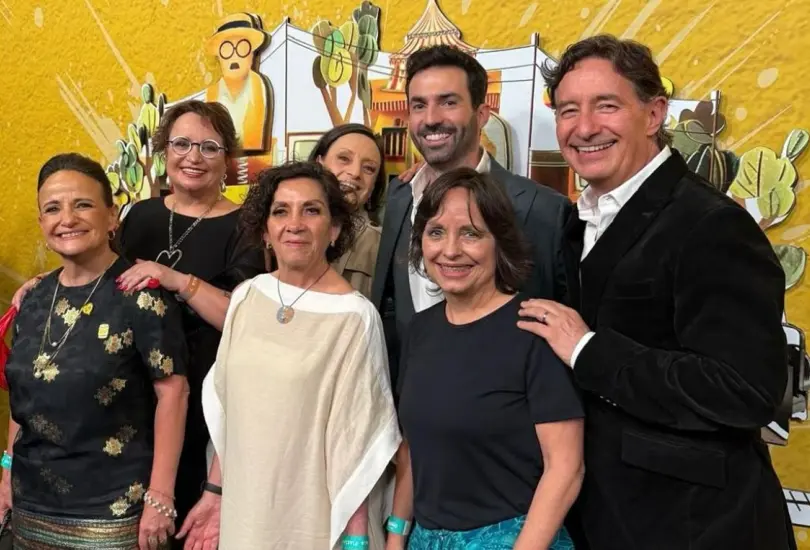 Hijos de Chespirito con el actor Pablo Cruz