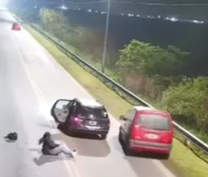 "Pensé que me iba a pasar algo": Joven se lanza de Uber en movimiento porque chofer no respetó el GPS