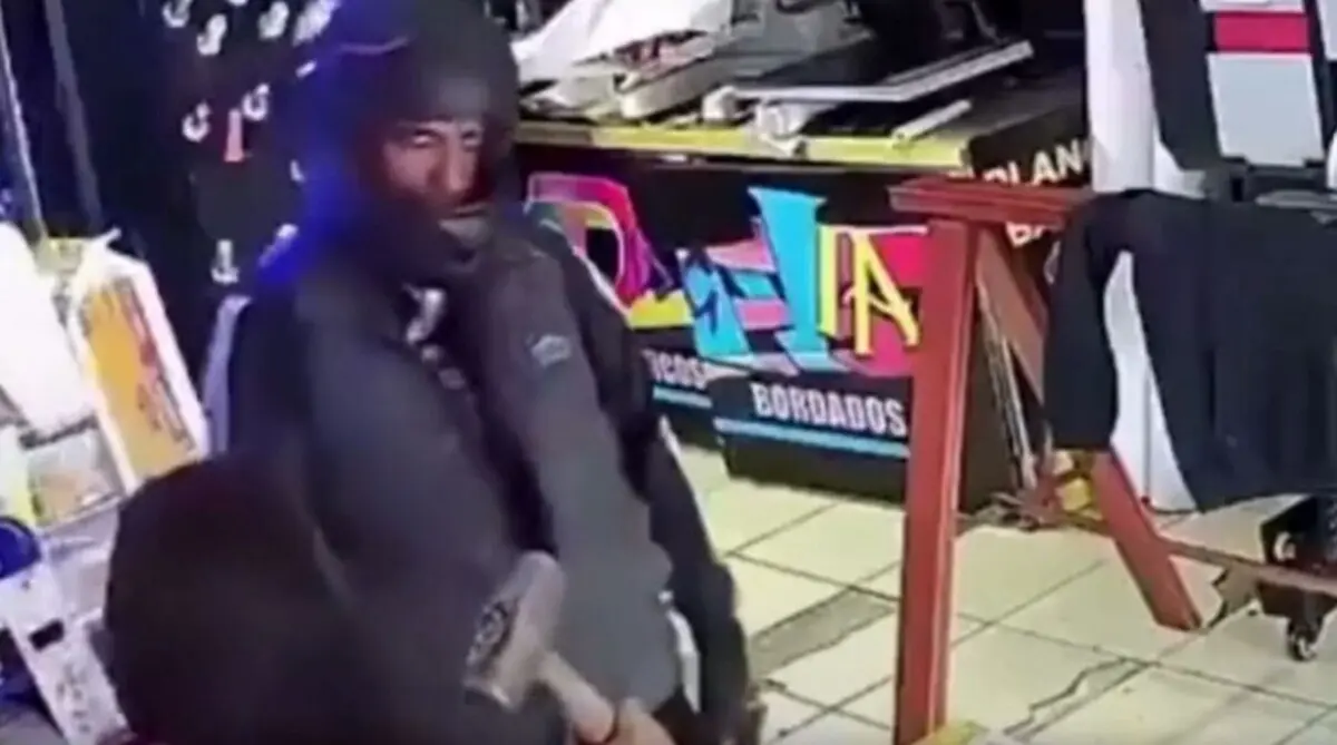  El video del intento de asalto circula ampliamente en redes sociales. 