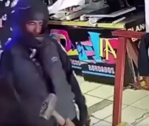 Con un marro, joven empleada frustra asalto en Xochimilco | VIDEO