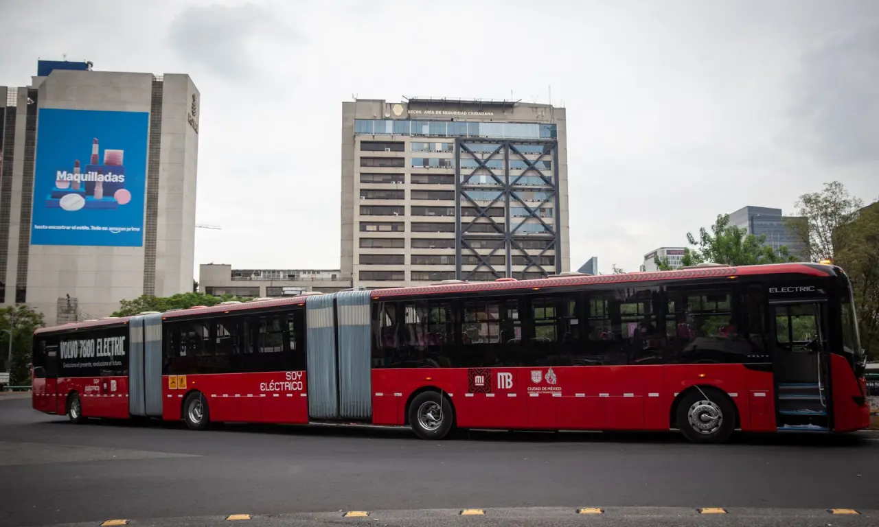  El Metrobús estrena nuevas unidades. 
