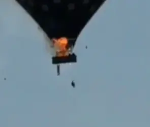 Turistas saltan al vacío tras incendio de globo aerostático; reportan 8 muertos y varios heridos