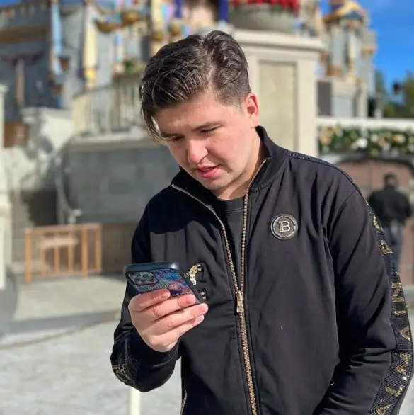 ¿Fofo Márquez está libre? El influencer publica foto con Alex Marín en Facebook