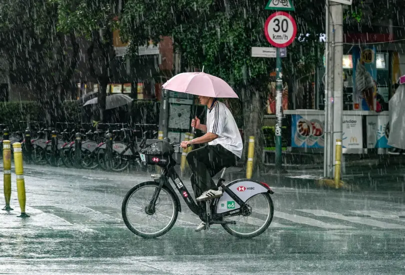 Esta época trae consigo ciclones, tormentas tropicales y precipitaciones constantes. Esta época trae consigo ciclones, tormentas tropicales y precipitaciones constantes.