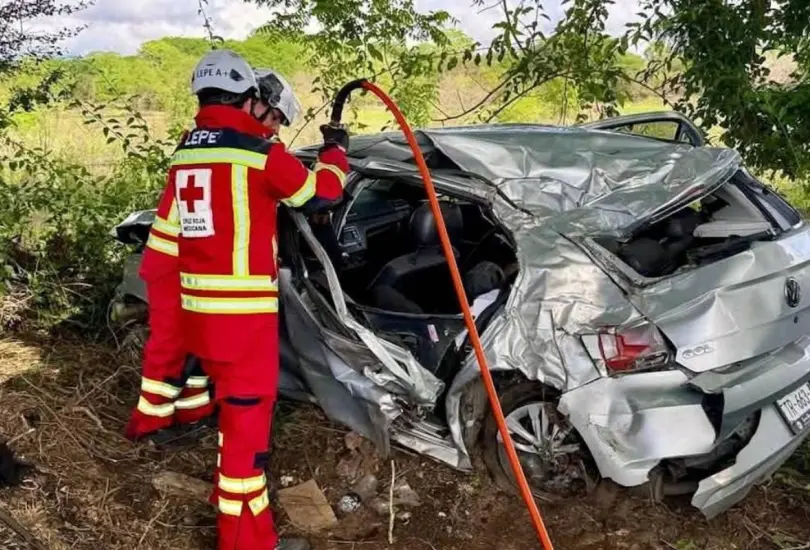 Nashla, Christopher y Montserrat regresaban de fiesta de graduación; murieron en accidente automovilístico Nashla, Christopher y Montserrat regresaban de fiesta de graduación; murieron en accidente automovilístico