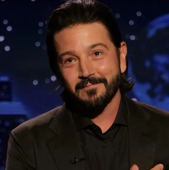 Así ha sido la transformación física de Diego Luna