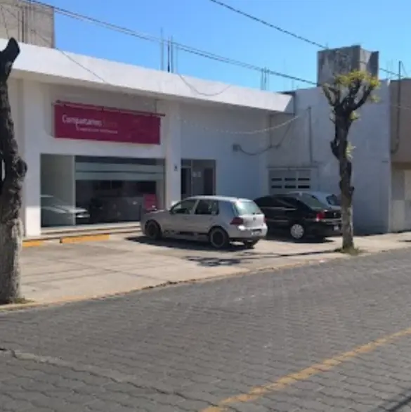 Motociclistas asaltan a mujer que acababa de retirar 95 mil pesos del banco en Puebla