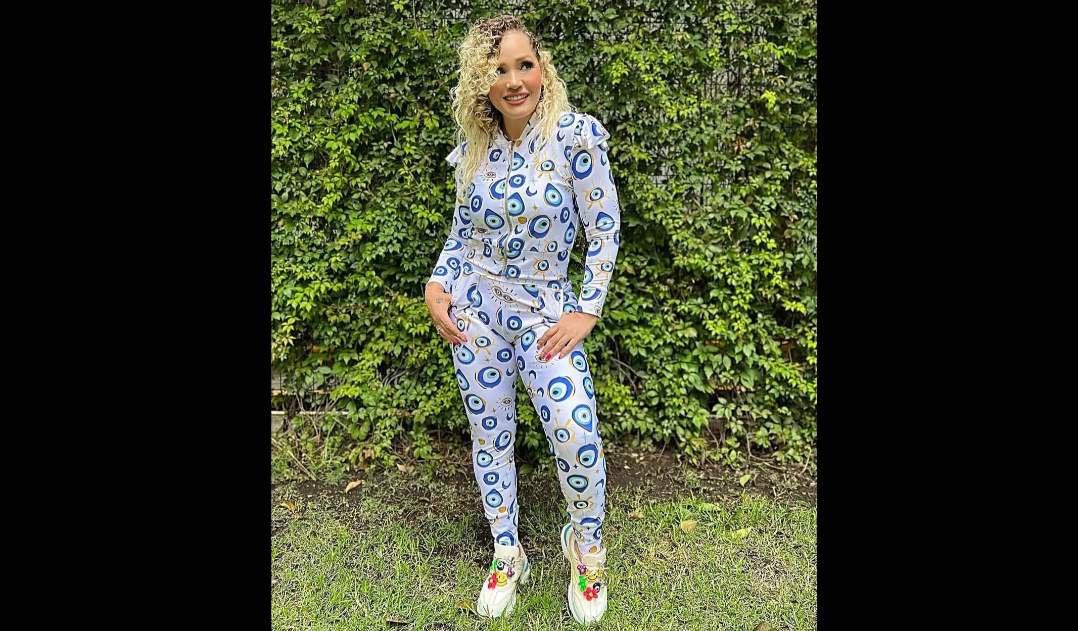 Hoy en día tiene 50 años y es madre de dos hijos que ya son adultos.