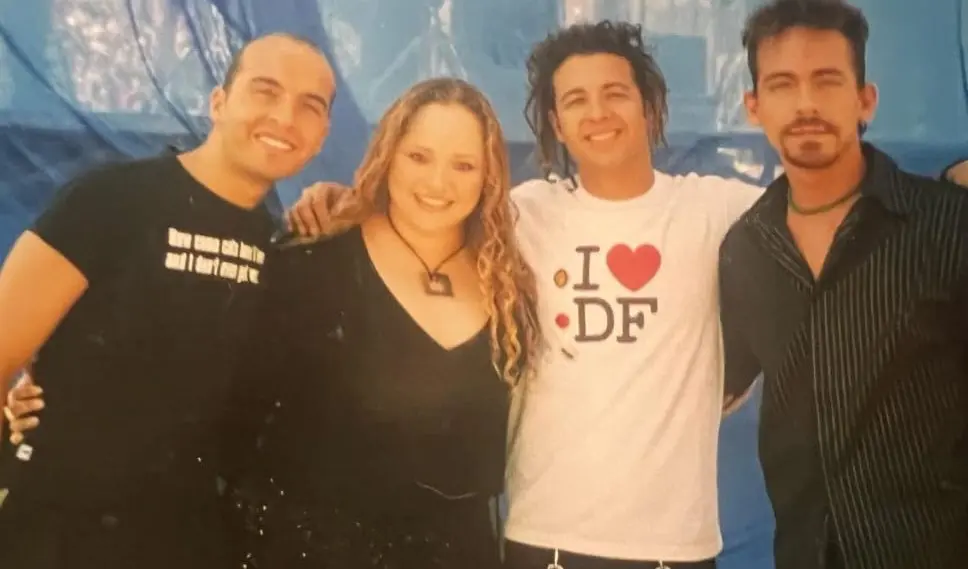 En 2003, Erika ingresó a la segunda generación de 'La Academia' cuando tenía 29 años.